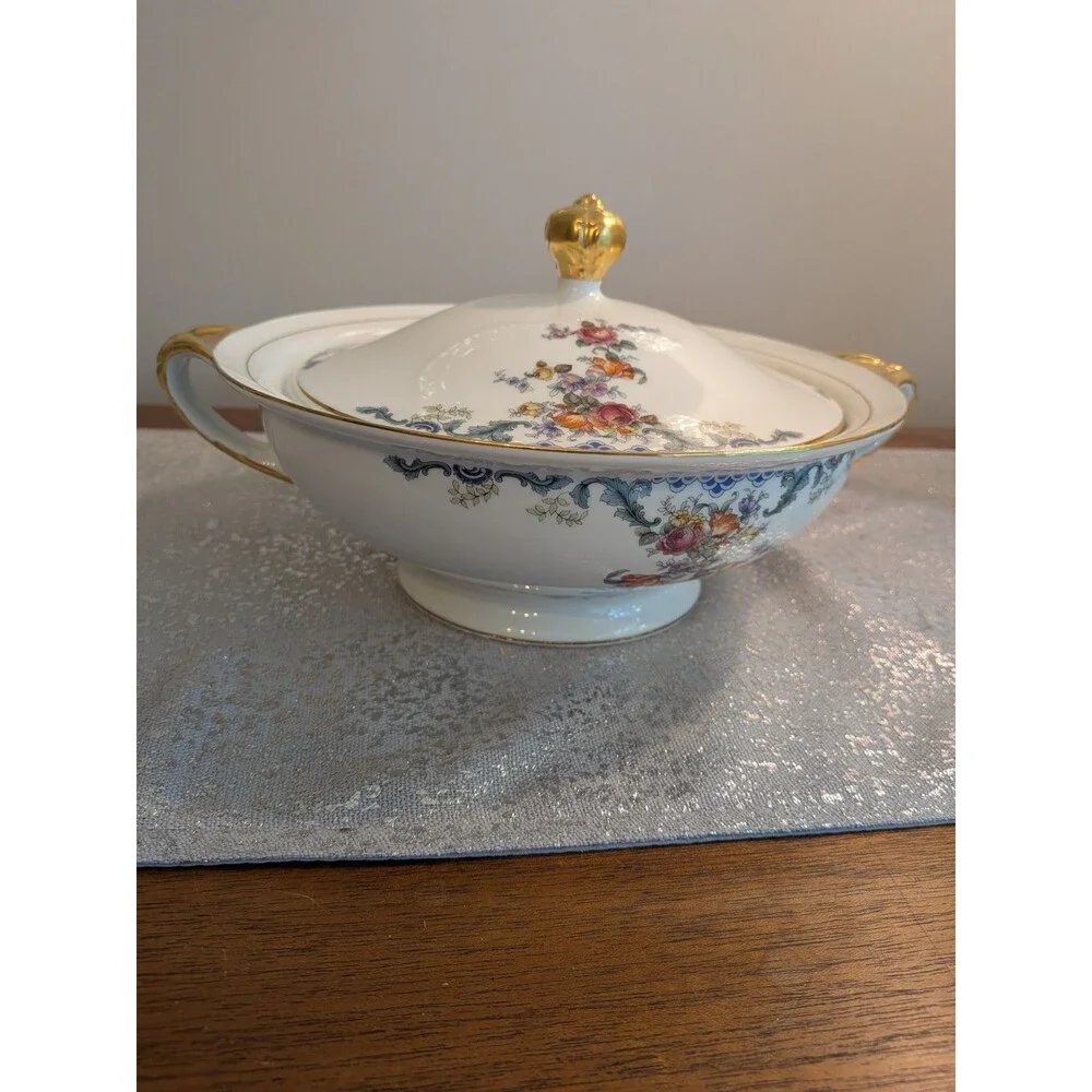Royal Bayreuth Franklin Bone China Round Covered Vegetable Bowl Romantic Floral